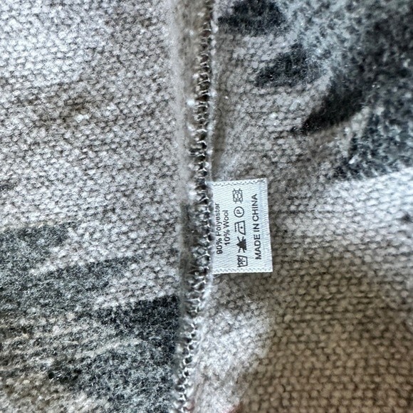 Aztec Southwest Pink Gray Button Closure Two Pockets  Shacket Size Medium - Picture 7 of 7